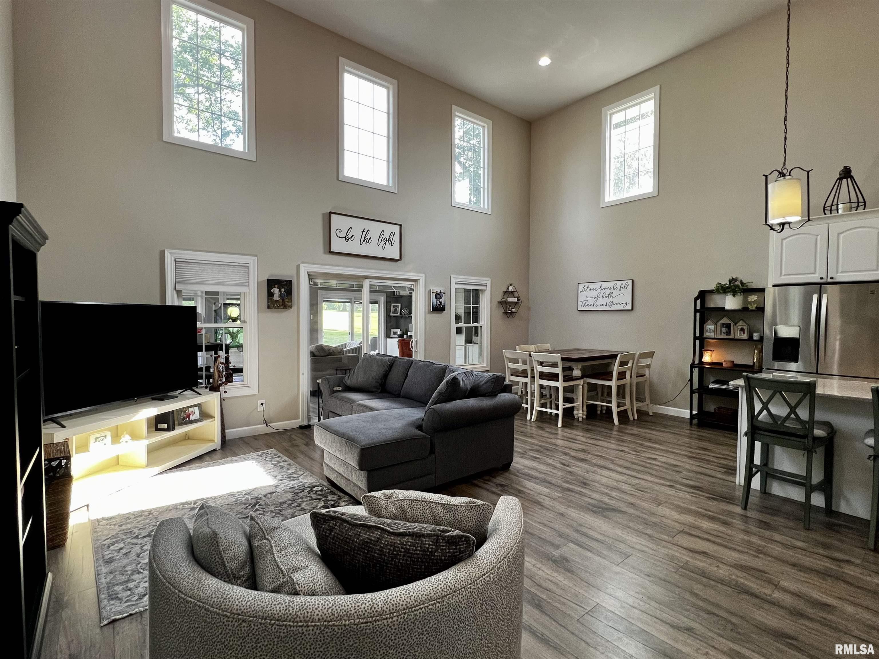 10 Hickory Grove Macomb, IL 61455 - Photo 4 of 31