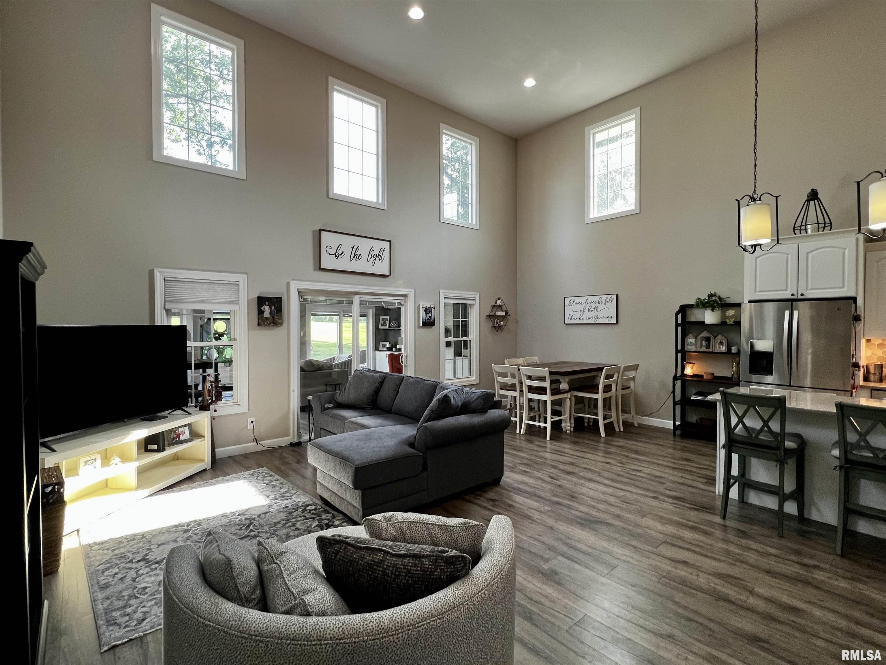 10 Hickory Grove Macomb, IL 61455 - Photo 5 of 31