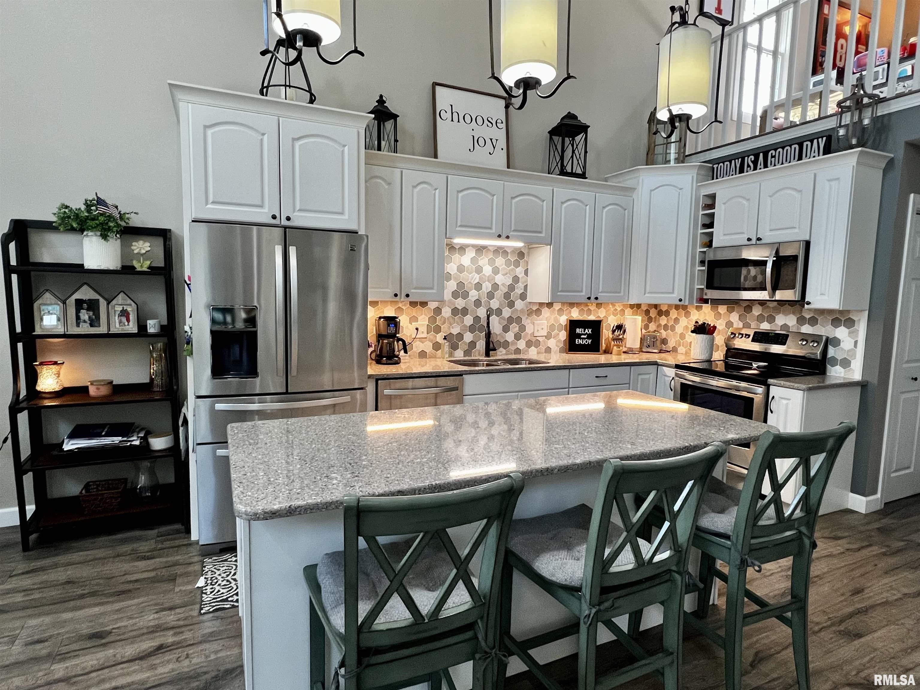 10 Hickory Grove Macomb, IL 61455 - Photo 8 of 31