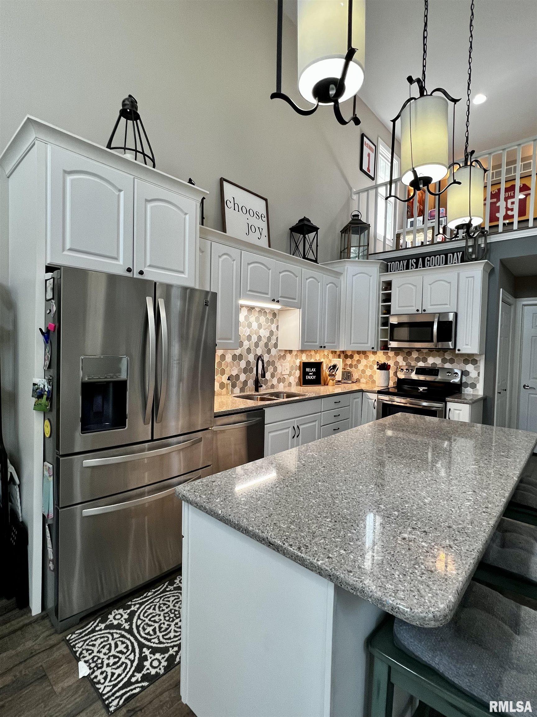 10 Hickory Grove Macomb, IL 61455 - Photo 9 of 31