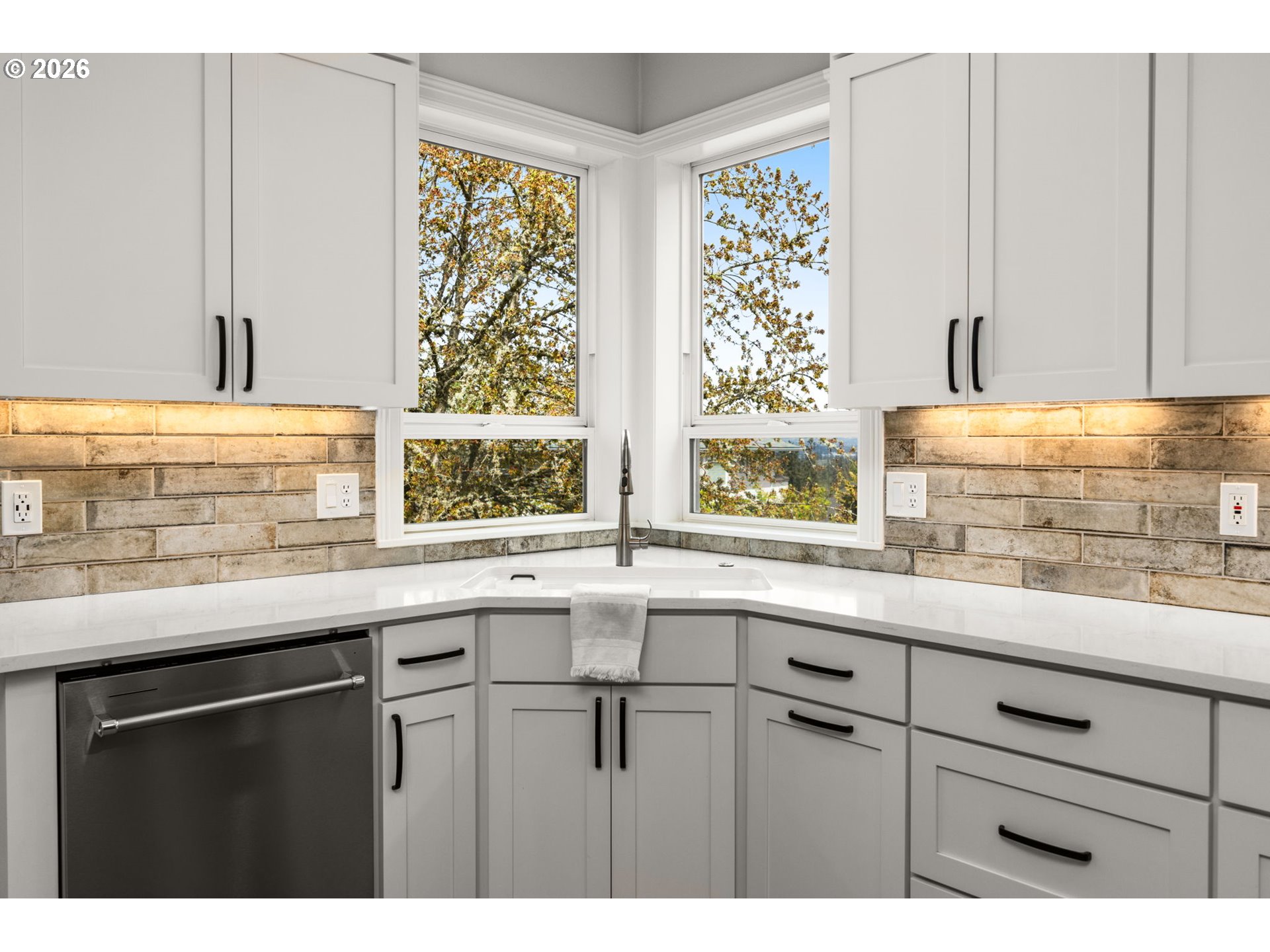 12939 Southwest Ridgefield Lane Portland, OR 97223 - Photo 10 of 35