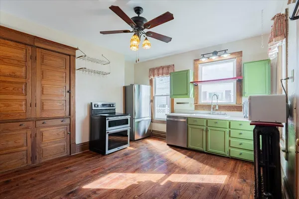 $225,000 | 709 North Center Street, Clinton, IL 61727