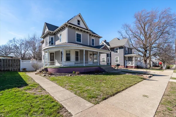 $225,000 | 709 North Center Street, Clinton, IL 61727