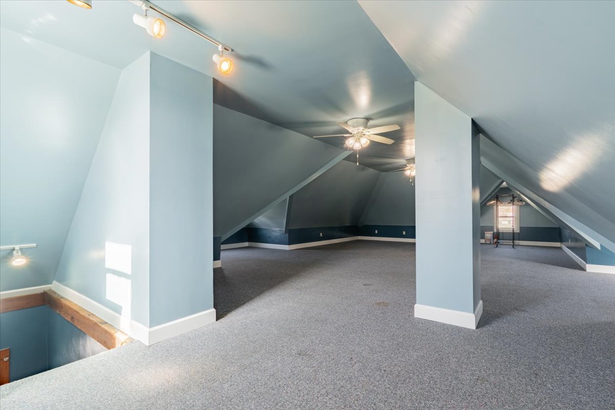 709 North Center Street Clinton, IL 61727 - Photo 28 of 49