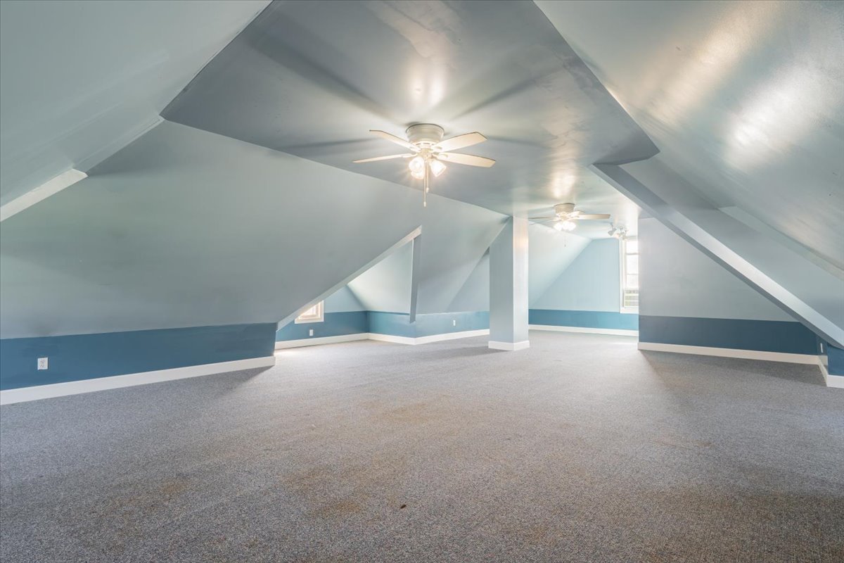 709 North Center Street Clinton, IL 61727 - Photo 29 of 49