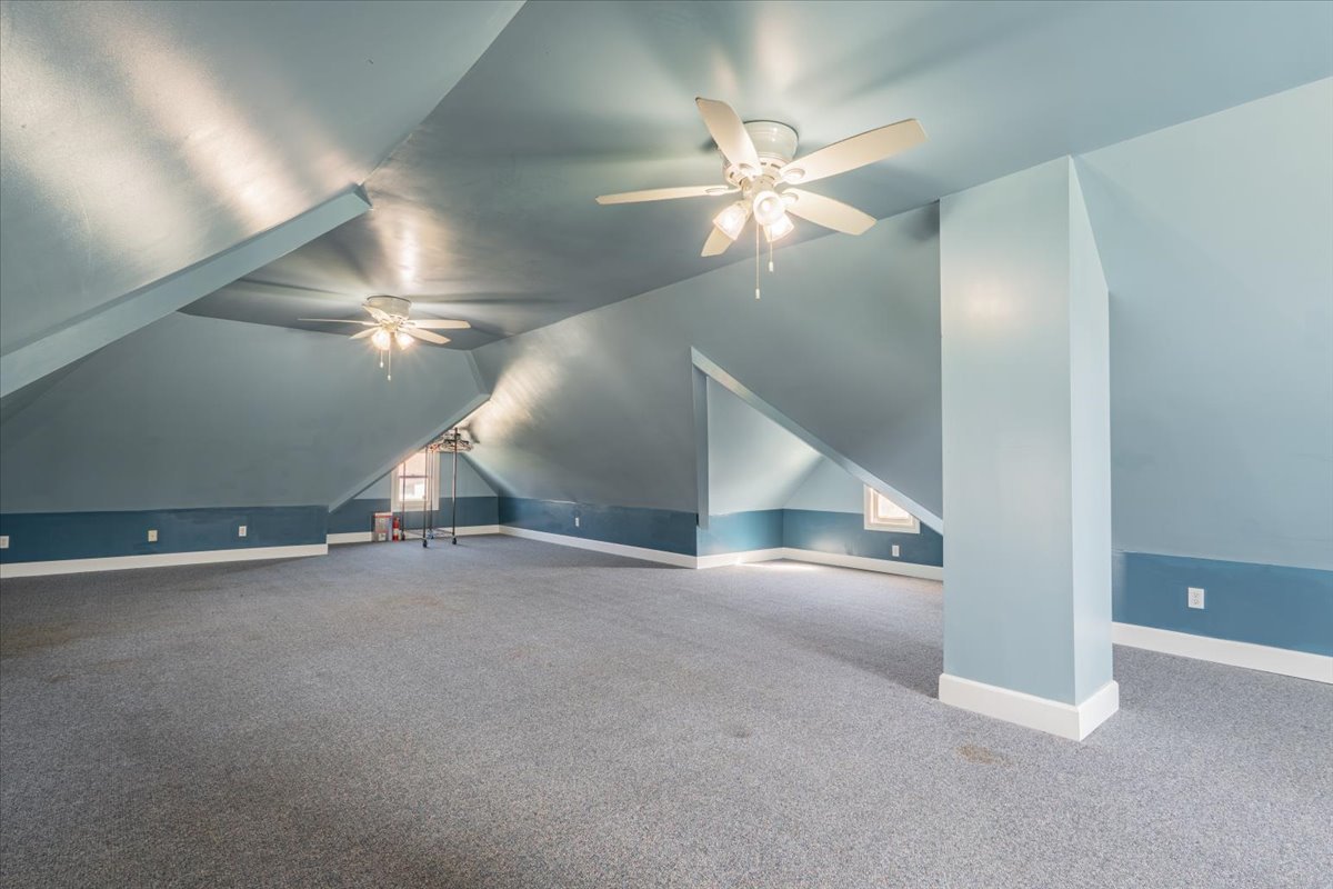 709 North Center Street Clinton, IL 61727 - Photo 31 of 49