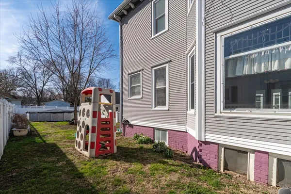 $225,000 | 709 North Center Street, Clinton, IL 61727