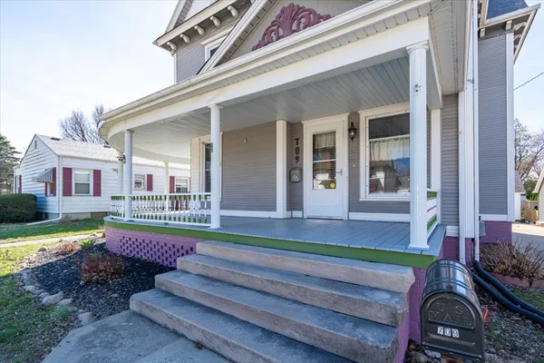 $225,000 | 709 North Center Street, Clinton, IL 61727