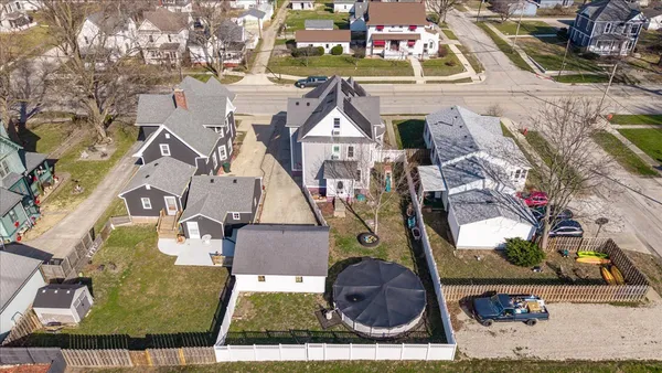 $225,000 | 709 North Center Street, Clinton, IL 61727