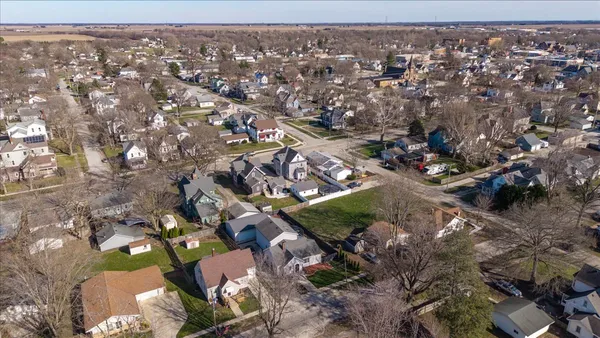 $225,000 | 709 North Center Street, Clinton, IL 61727