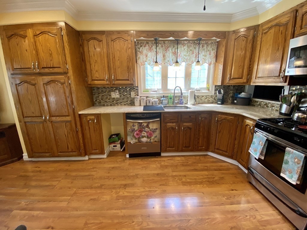 19 Arnold Road Quincy, MA 02171 - Photo 2 of 22 Gallery Image 2