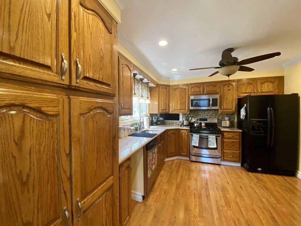 19 Arnold Road Quincy, MA 02171 - Photo 3 of 22 Gallery Image 3