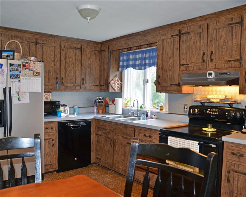 104 Skeetfield Road Oxford, ME 04270 - Photo 5 of 28 Photo