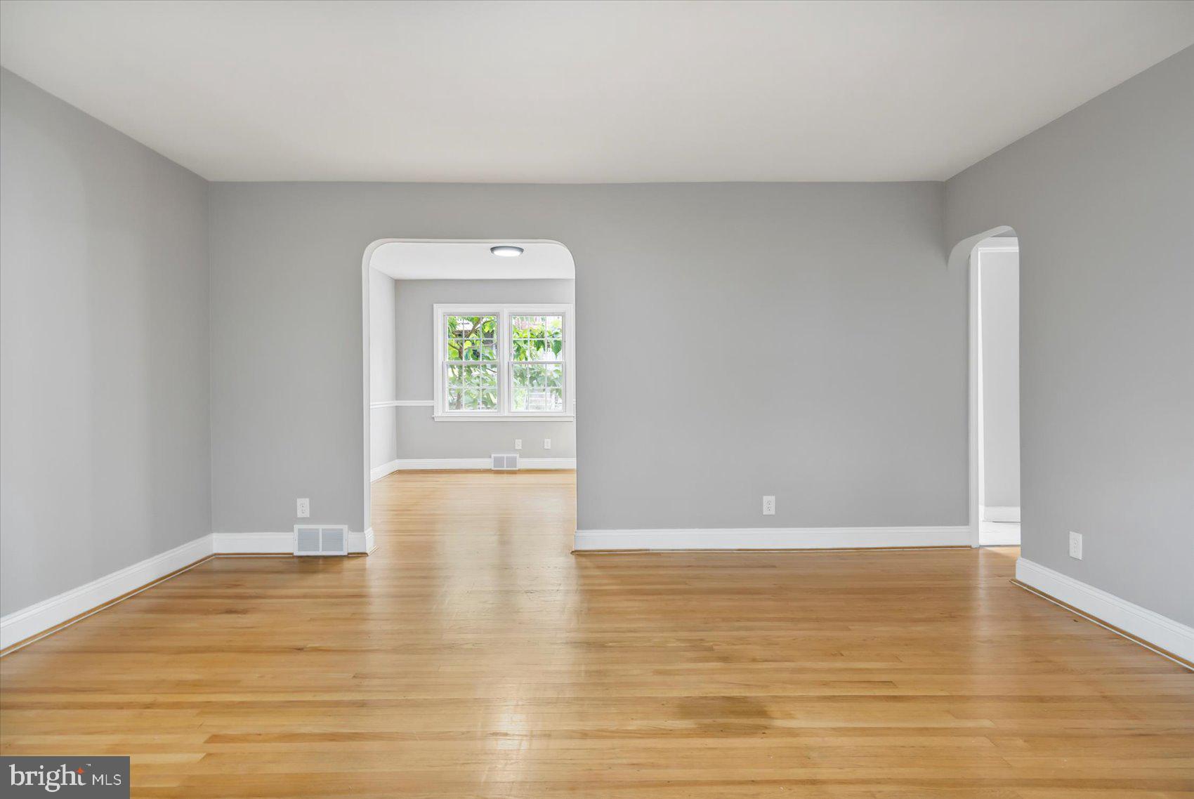 8114 Clyde Bank Road Towson, MD 21286 - Photo 5 of 38