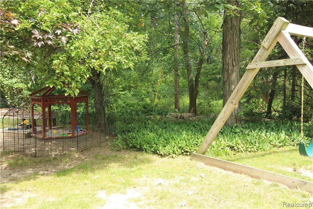 2970 Hillendale Drive Rochester Hills, MI 48309 - Photo 7 of 36