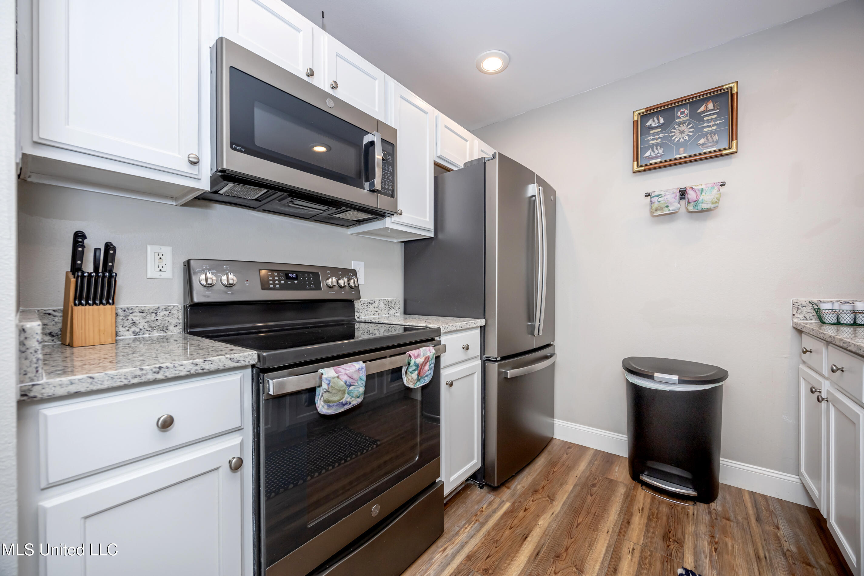 2421 Beachview Drive, Unit F16 Ocean Springs, MS 39564 - Photo 20 of 70 IMG_4911