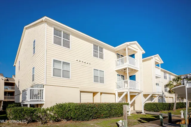 $239,900 | 2421 Beachview Drive, Unit F16, Ocean Springs, MS 39564