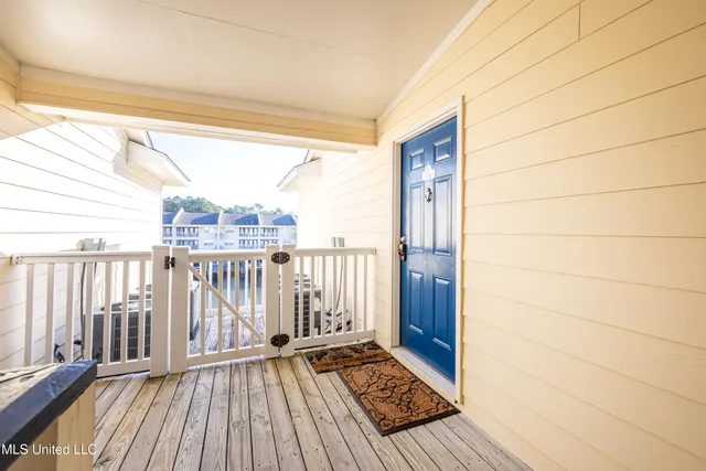 $239,900 | 2421 Beachview Drive, Unit F16, Ocean Springs, MS 39564