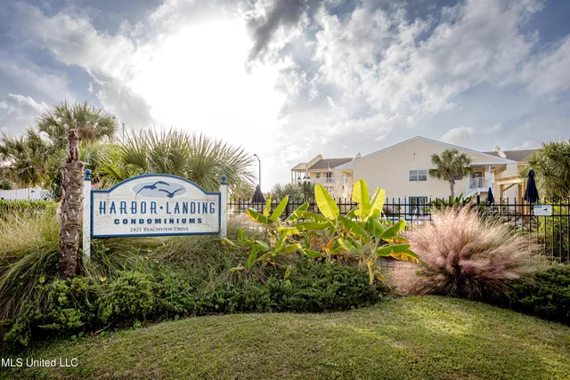 $239,900 | 2421 Beachview Drive, Unit F16, Ocean Springs, MS 39564