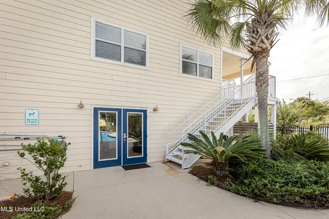$239,900 | 2421 Beachview Drive, Unit F16, Ocean Springs, MS 39564