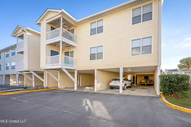 $239,900 | 2421 Beachview Drive, Unit F16, Ocean Springs, MS 39564