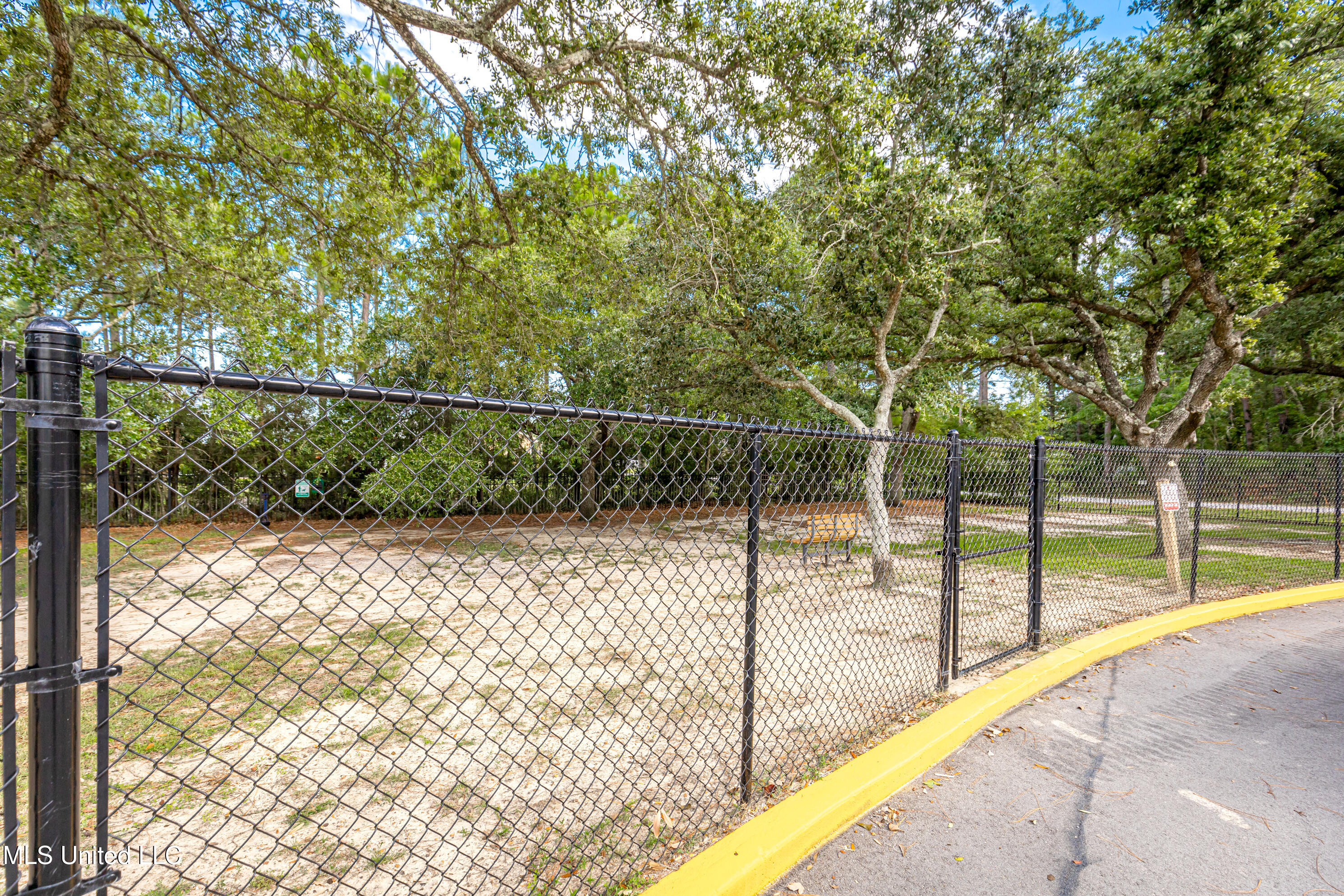 2421 Beachview Drive, Unit F16 Ocean Springs, MS 39564 - Photo 64 of 70 IMG_1941