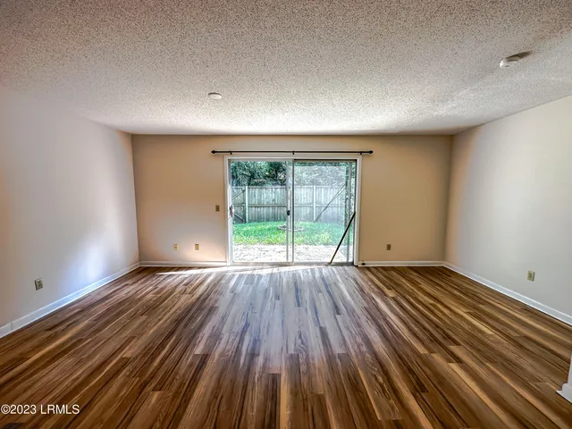 $1,575 | 900 State Rd S-7-297, Unit G4, Beaufort, SC 29902