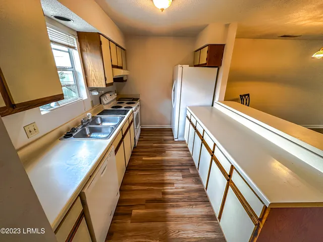 $1,575 | 900 State Rd S-7-297, Unit G4, Beaufort, SC 29902