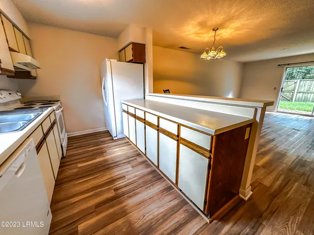 $1,575 | 900 State Rd S-7-297, Unit G4, Beaufort, SC 29902