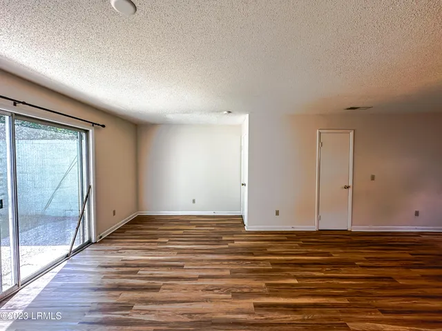 $1,575 | 900 State Rd S-7-297, Unit G4, Beaufort, SC 29902