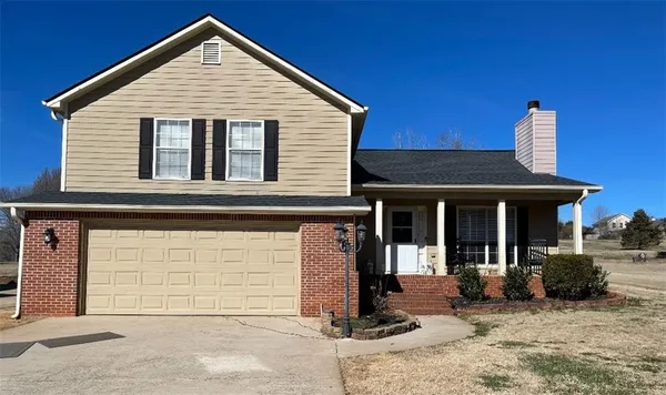 $2,650 | 5472 Riverchase Drive, Flowery Branch, GA 30542