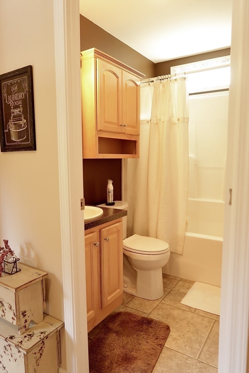 11 Settlers Road Taunton, MA 02780 - Photo 12 of 27