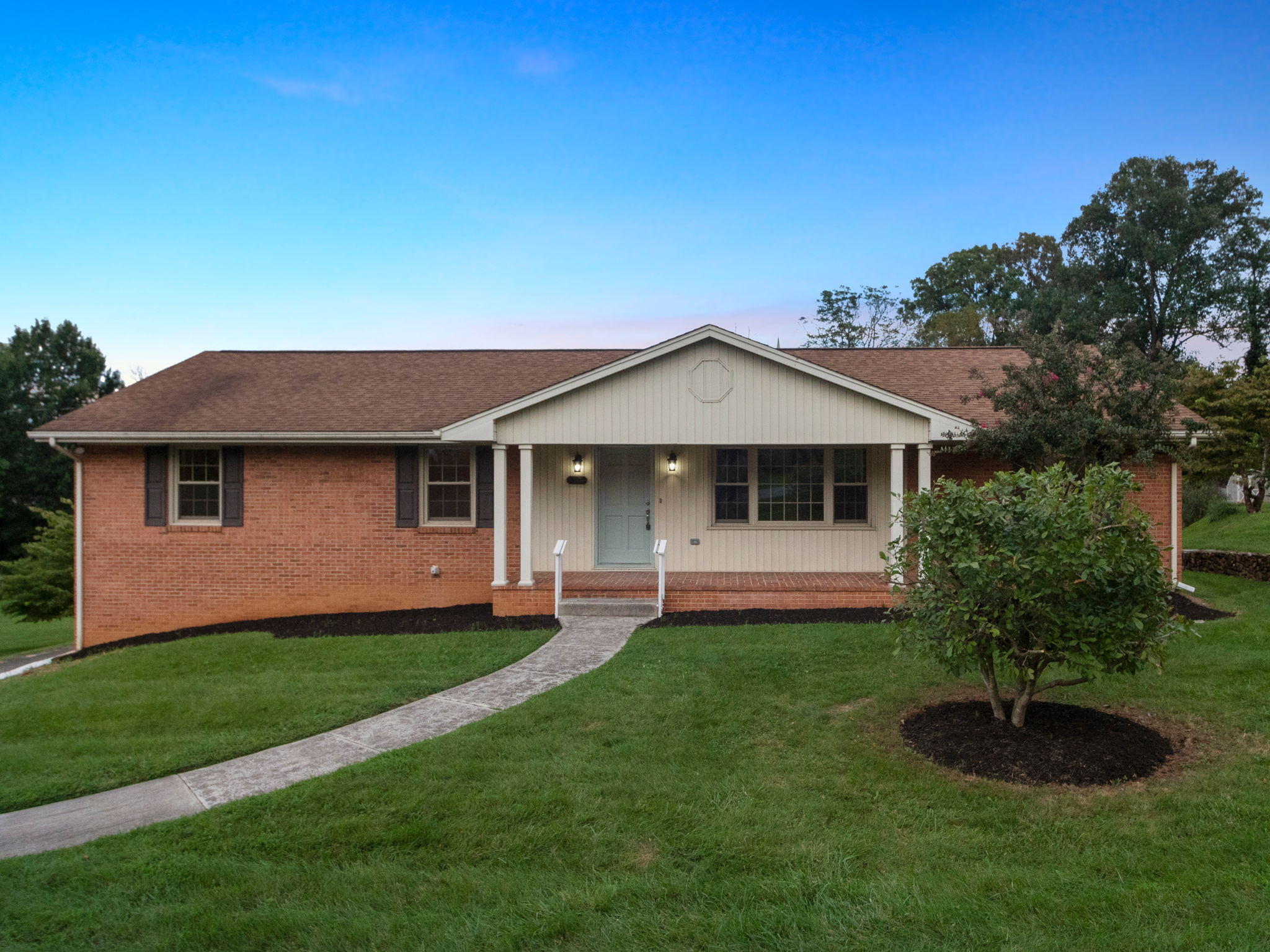 5228 Rosecliff Road Roanoke, VA 24018 - Photo 1 of 32 Welcome