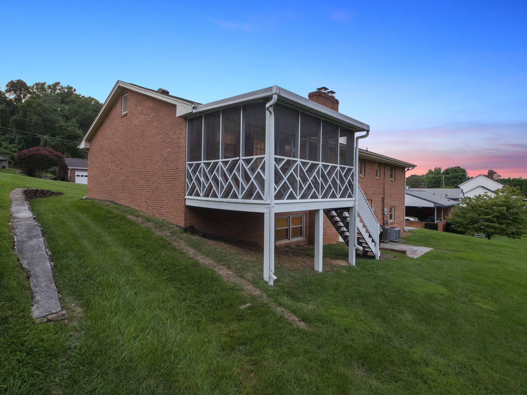 5228 Rosecliff Road Roanoke, VA 24018 - Photo 26 of 32 Home view
