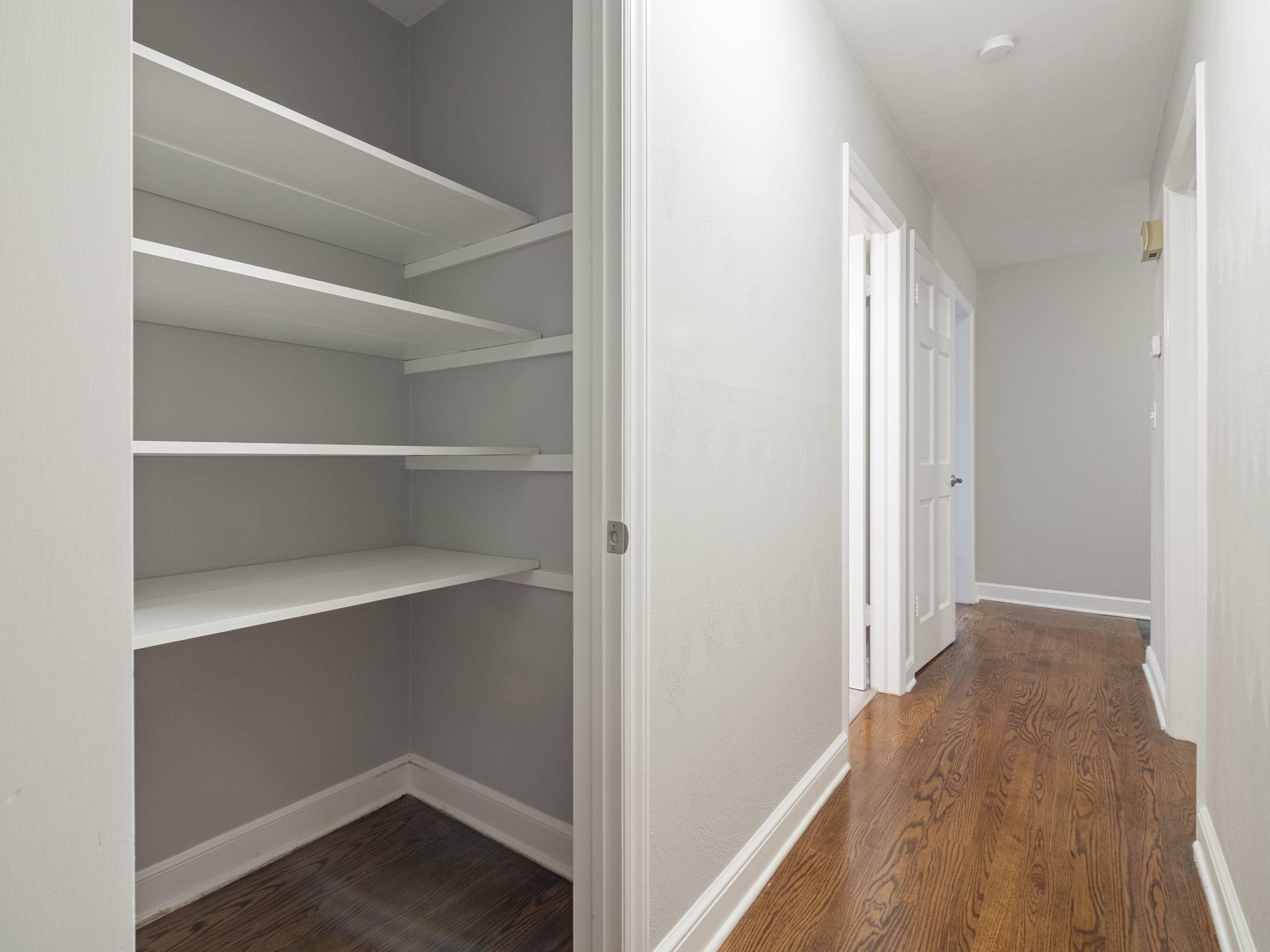 5228 Rosecliff Road Roanoke, VA 24018 - Photo 8 of 32 Hallway
