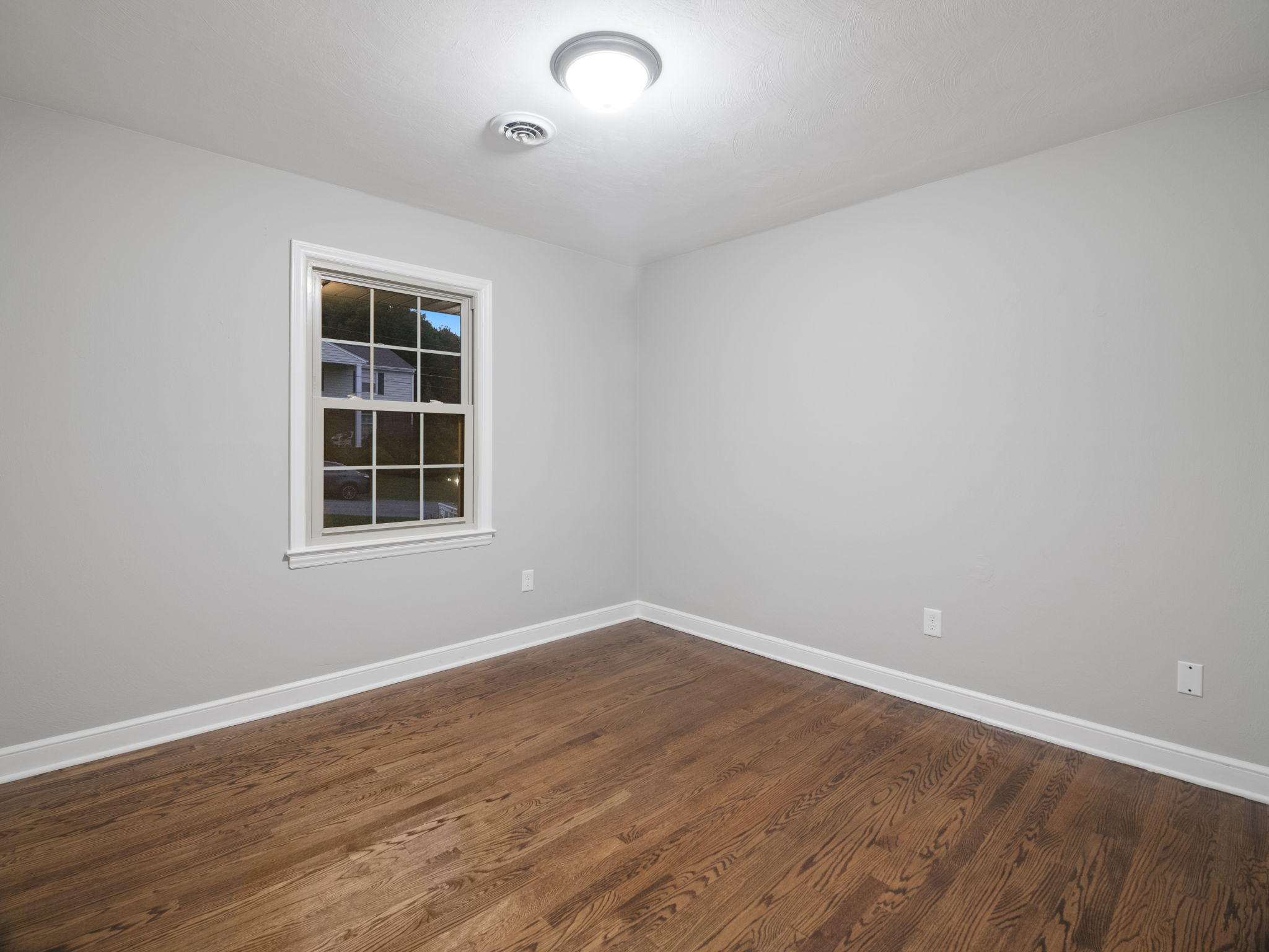 5228 Rosecliff Road Roanoke, VA 24018 - Photo 9 of 32 Bedroom