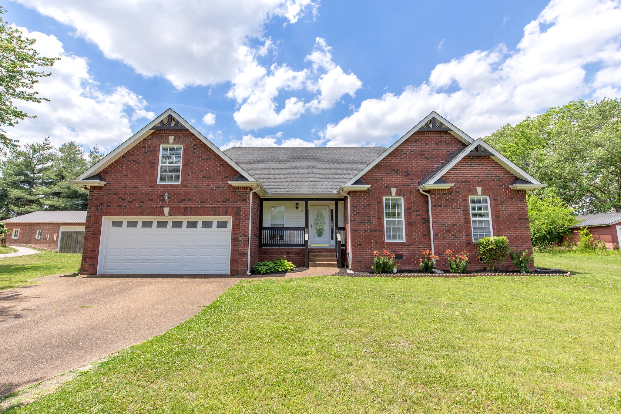 217 Riggs Avenue Portland, TN 37148 - Photo 1 of 36 Gallery Image 1