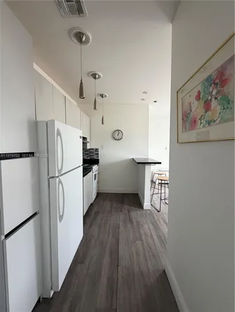 $1,900 | 1244 Pennsylvania Avenue, Unit 305, Miami Beach, FL 33139