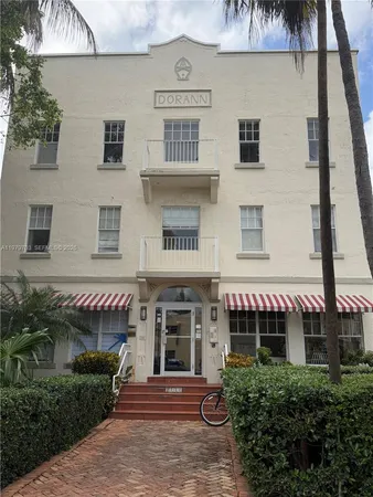 $1,900 | 1244 Pennsylvania Avenue, Unit 305, Miami Beach, FL 33139