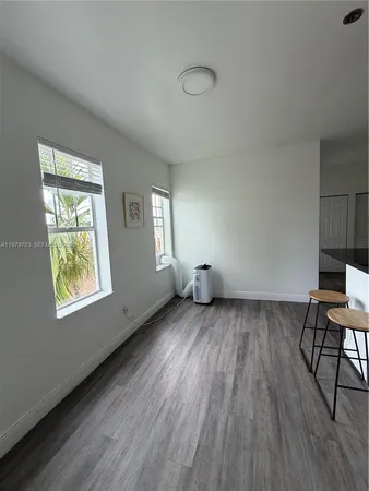 $1,900 | 1244 Pennsylvania Avenue, Unit 305, Miami Beach, FL 33139