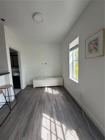 $1,900 | 1244 Pennsylvania Avenue, Unit 305, Miami Beach, FL 33139