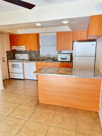 $1,760 | 7310 Southwest 82nd Street, Unit A219, Miami, FL 33143