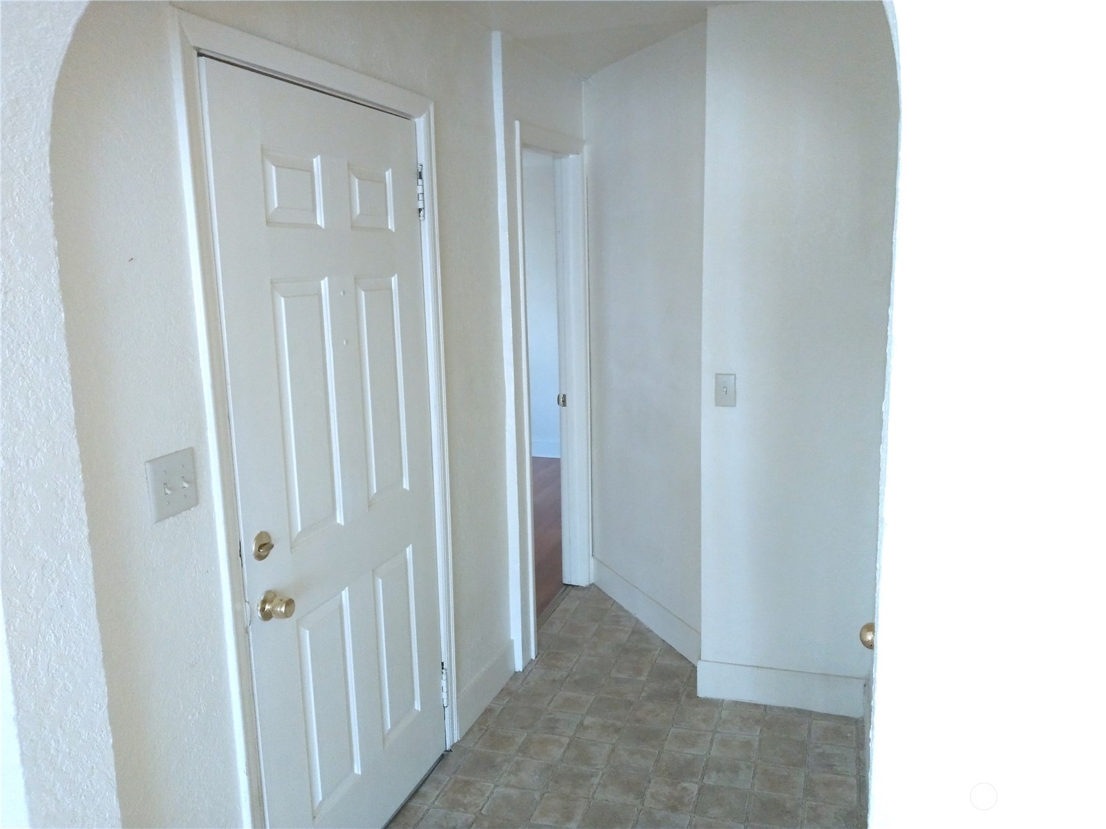 123 Factory Avenue North Renton, WA 98057 - Photo 6 of 19 a view of a livingroom from the hallway