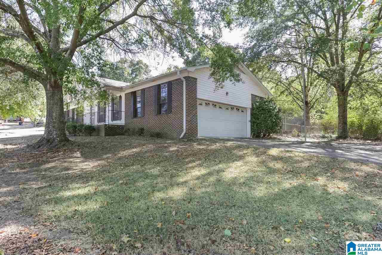 8351 Country Circle Pinson, AL 35126 - Photo 3 of 32