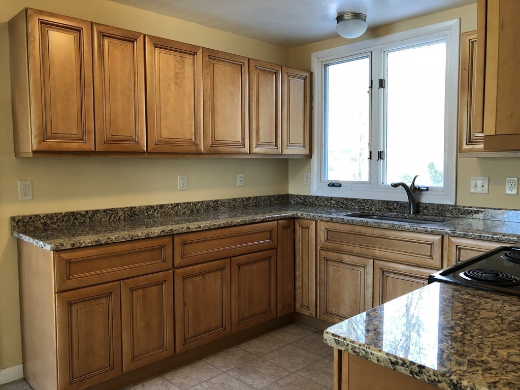 435 Townsend Harbor Road Lunenburg, MA 01462 - Photo 4 of 25 Gallery Image 4