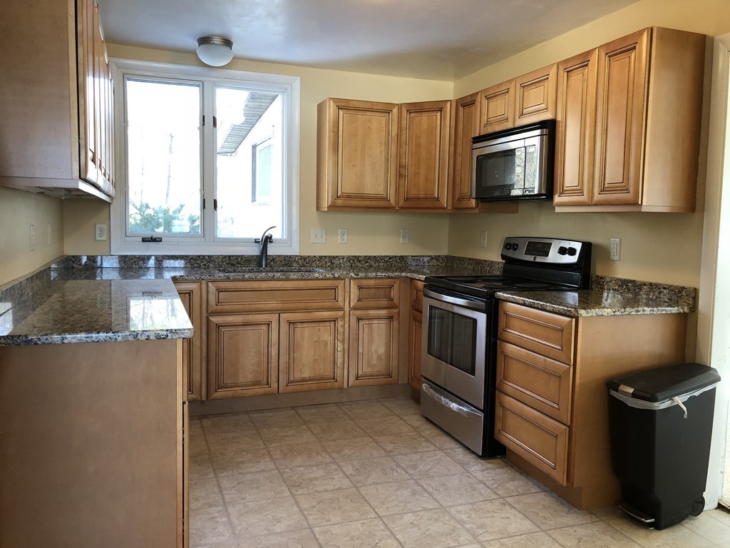 435 Townsend Harbor Road Lunenburg, MA 01462 - Photo 5 of 25 Gallery Image 5