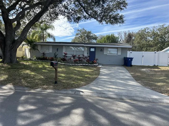 $2,700 | 11128 116th Street, Largo, FL 33778