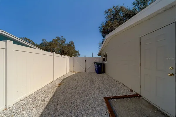 $2,500 | 11128 116th Street, Largo, FL 33778