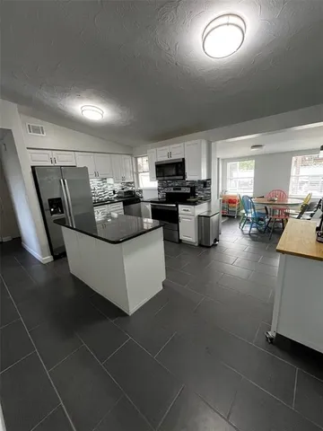 $2,700 | 11128 116th Street, Largo, FL 33778