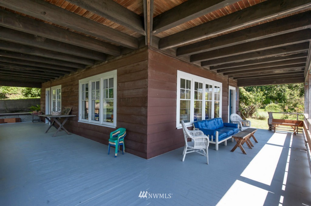 11536 Southwest Dolphin Point Road Vashon, WA 98070 - Photo 14 of 15 Gallery Image 14